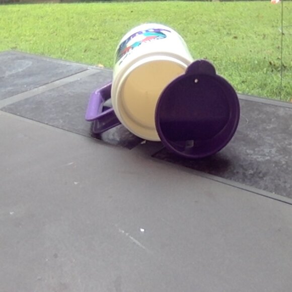 Walt Disney World 1990s All-Star Resort Movies Coca-Cola Cup Travel Mug - Picture 3 of 3